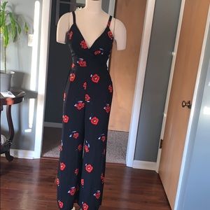 Red poppy navy romper woman’s xs new